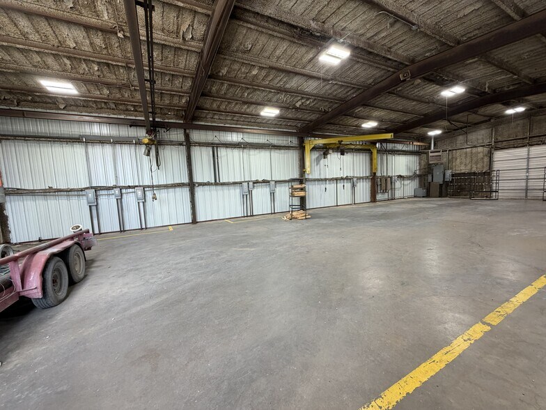 More Photos Of 3821 Kermit Hwy, Odessa Warehouse For Lease