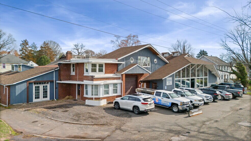 More Photos Of 101 E Marshall St, Remington Storefront Retail Office For Lease