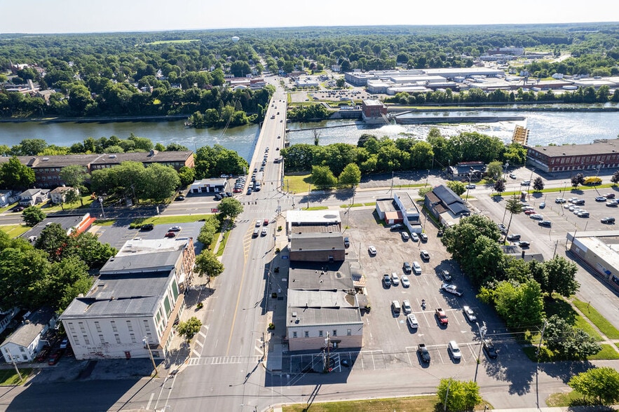 More Photos Of 121 W Broadway, Fulton Storefront Retail Residential For Sale