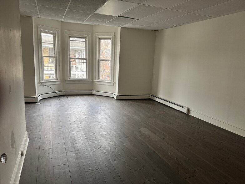 More Photos Of 32 Market St, Bangor Storefront Retail Office For Sale