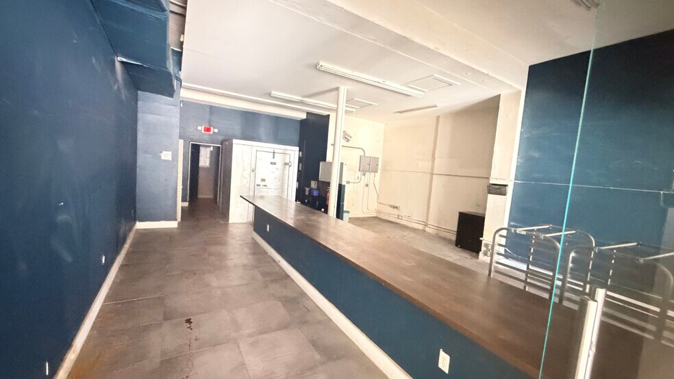 More Photos Of 2606-2614 SW 8th St, Miami Storefront For Lease