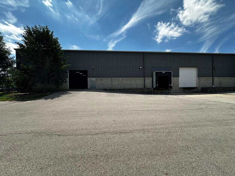 More Photos Of 7858 Industrial Pky, Plain City Warehouse For Lease