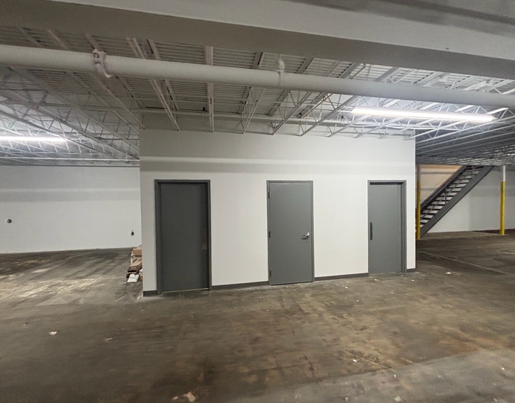 More Photos Of 4680 Caprice Dr, Middletown Industrial For Sale