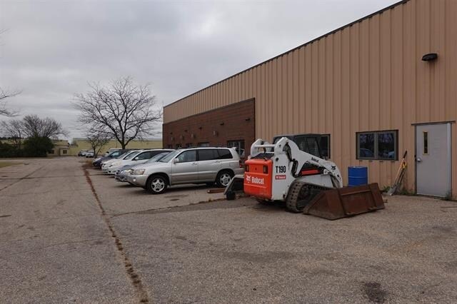 More Photos Of 4824 Industrial Park Dr, Stevens Point Manufacturing For Sale