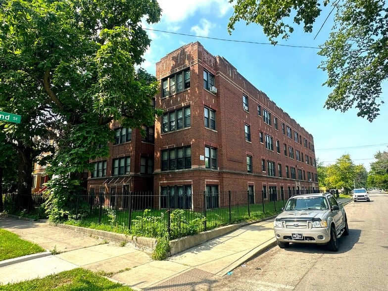 Primary Photo Of 7200 S Lowe Ave, Chicago Apartments For Sale
