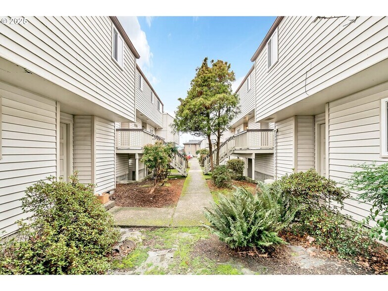 More Photos Of 2125 NW Highland Dr, Corvallis Apartments For Sale