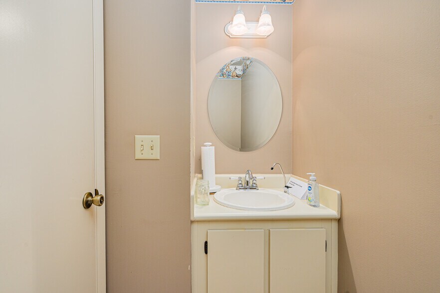 More Photos Of 555 W Granada Blvd, Ormond Beach Medical For Sale