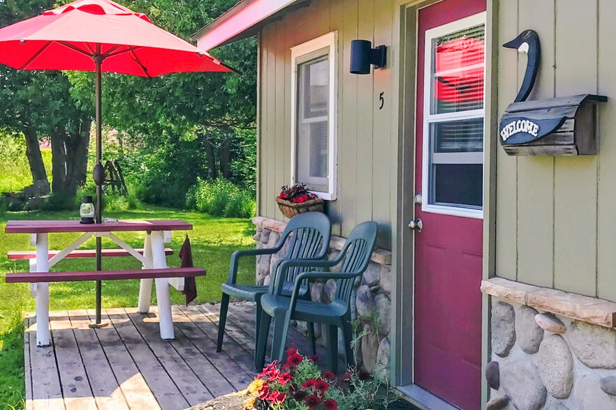 More Photos Of 11481 Main St, Honor Hotel For Sale