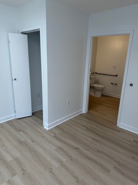 More Photos Of 1147 Independence Blvd, Virginia Beach Medical For Lease