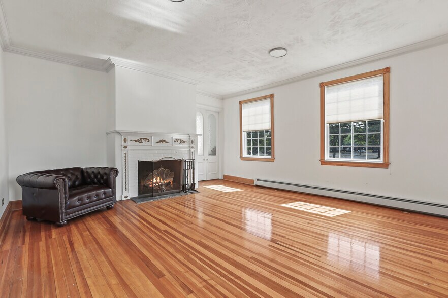 More Photos Of 630 Broad St, Shrewsbury Office For Sale