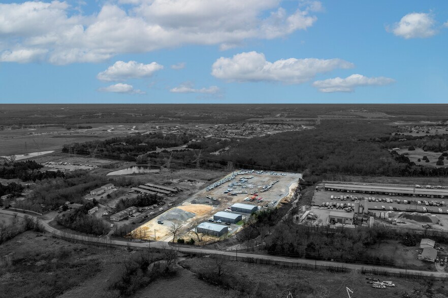 More Photos Of 1240 Blackland Trl, Lavon Warehouse For Lease