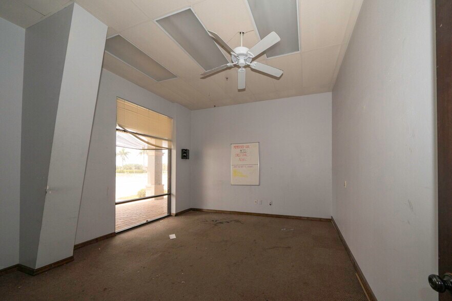 More Photos Of 1141 Pine Island Rd SW, Cape Coral Freestanding For Lease