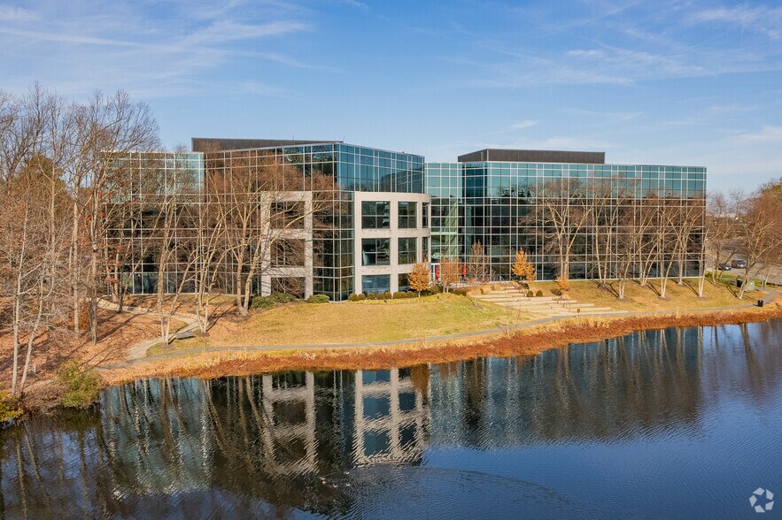 More Photos Of 4600 Cox Rd, Glen Allen Office For Lease