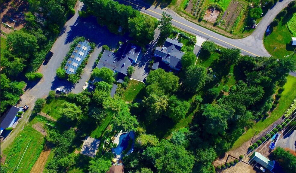 More Photos Of 353 Fairfield Rd, Freehold Warehouse For Sale