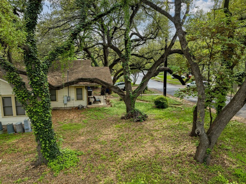 More Photos Of 302 Park Ln, Austin Land For Sale