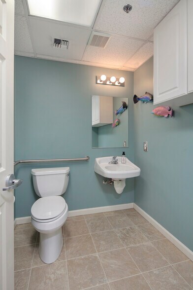 More Photos Of 7301 5th Ave NE, Seattle Office For Lease