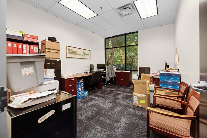 More Photos Of 8604 Greenville Ave, Dallas Office For Sale