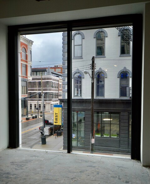 More Photos Of 535 Madison Ave, Covington Office For Lease