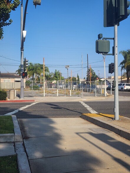 More Photos Of 16607-16617 Hawthorne Blvd, Lawndale Storefront For Sale