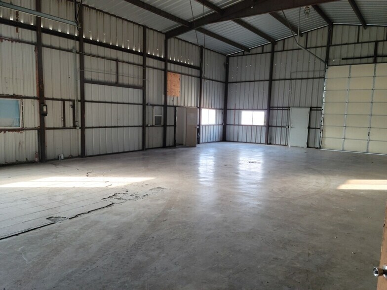 More Photos Of 8209 S US Highway 287, Rhome Land For Lease