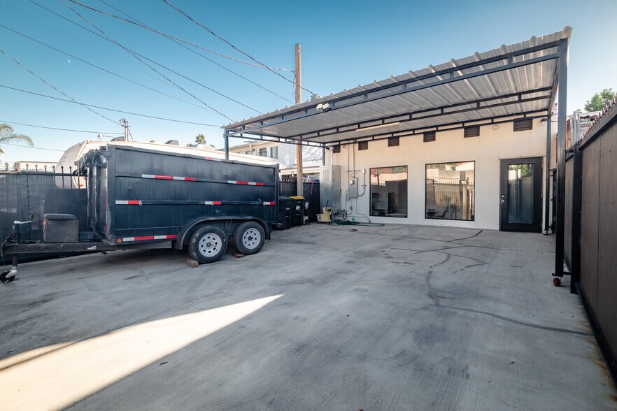 More Photos Of 5655 E Beverly Blvd, Los Angeles General Retail For Lease