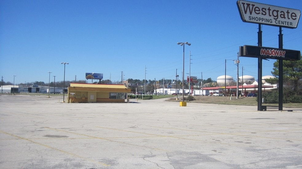 More Photos Of 1145-1157 Bankhead Hwy W, Birmingham Unknown For Lease