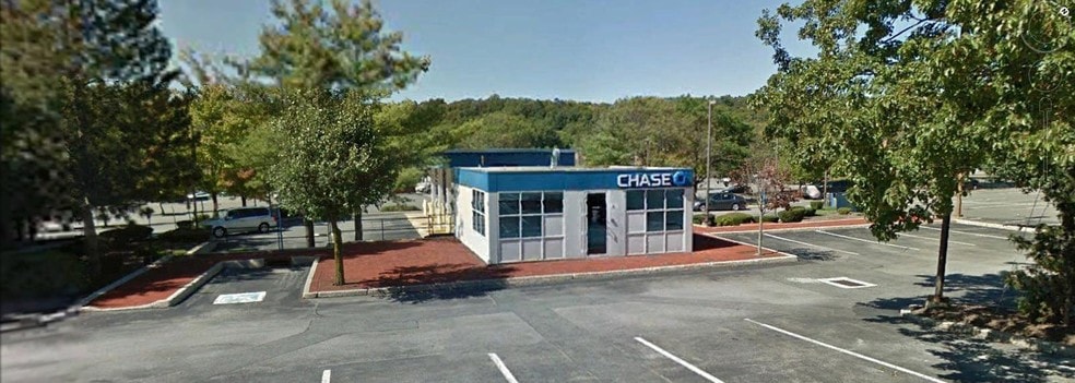 Primary Photo Of 777 Bedford Rd, Bedford Hills Bank For Lease