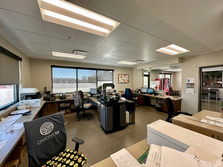 More Photos Of 848 S 2000 W, Syracuse Unknown For Lease