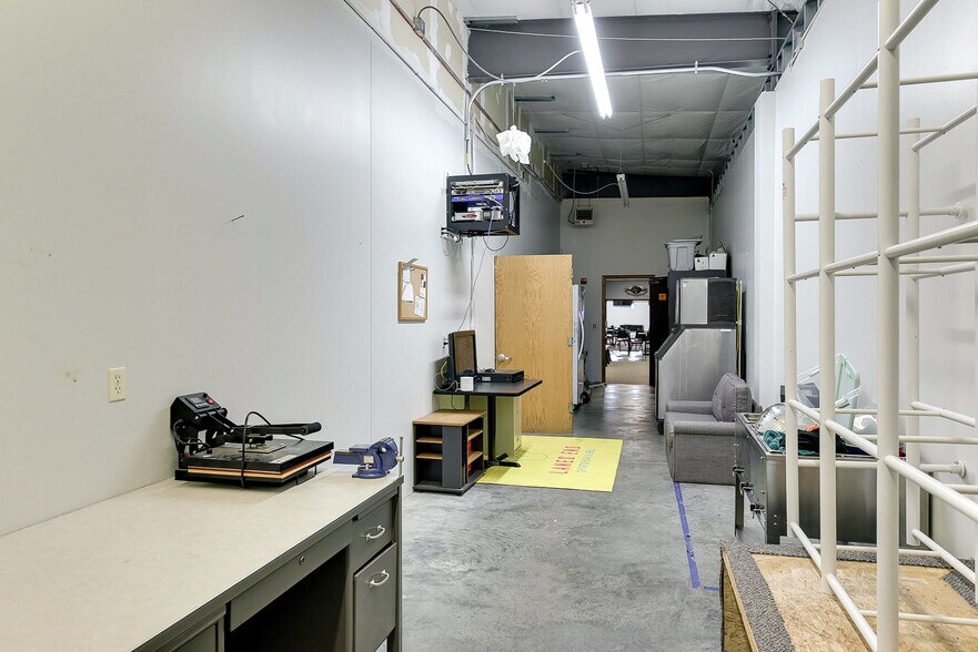 More Photos Of 1818 Central Ave, Auburn General Retail For Sale