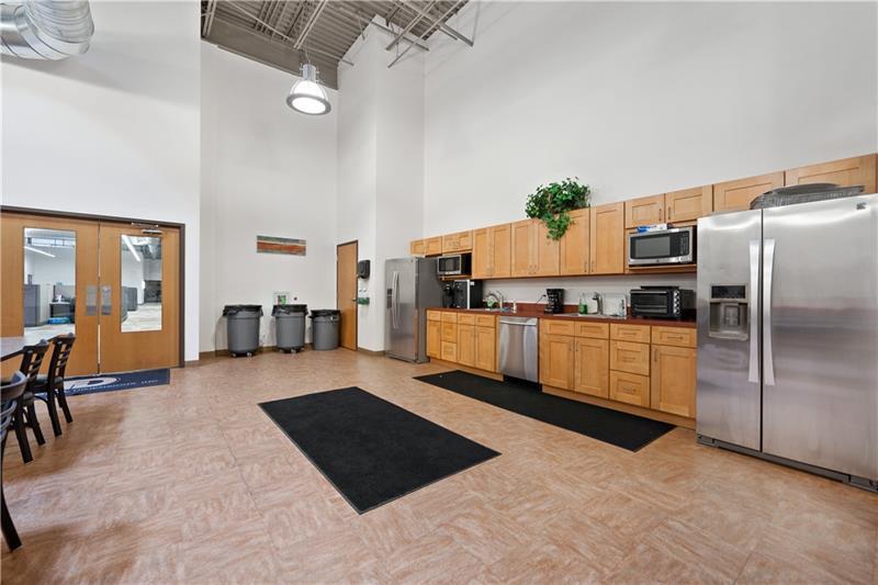 More Photos Of 7025 Clairton Rd, West Mifflin Flex For Lease
