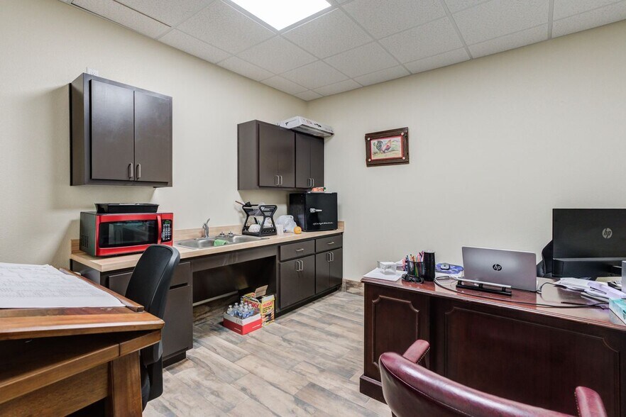 More Photos Of 4805 N Interstate 27, Lubbock Industrial For Sale