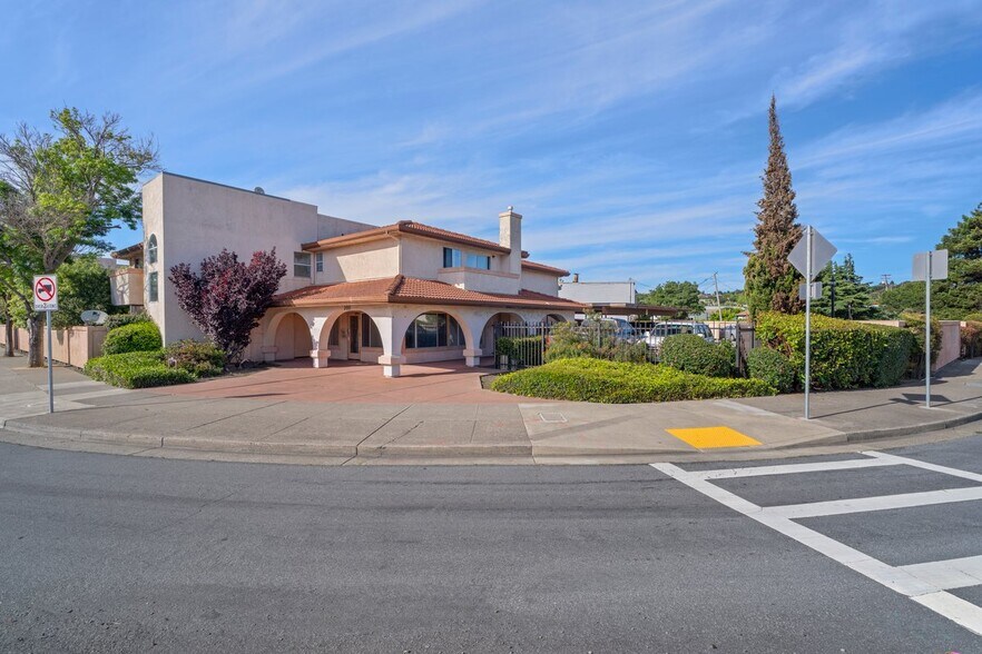 More Photos Of 2001 Broadway, San Pablo Apartments For Sale