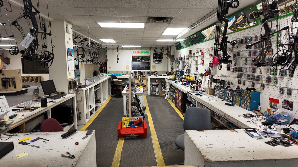 More Photos Of 45 Job Corp Rd, Pine Knot Flex For Sale