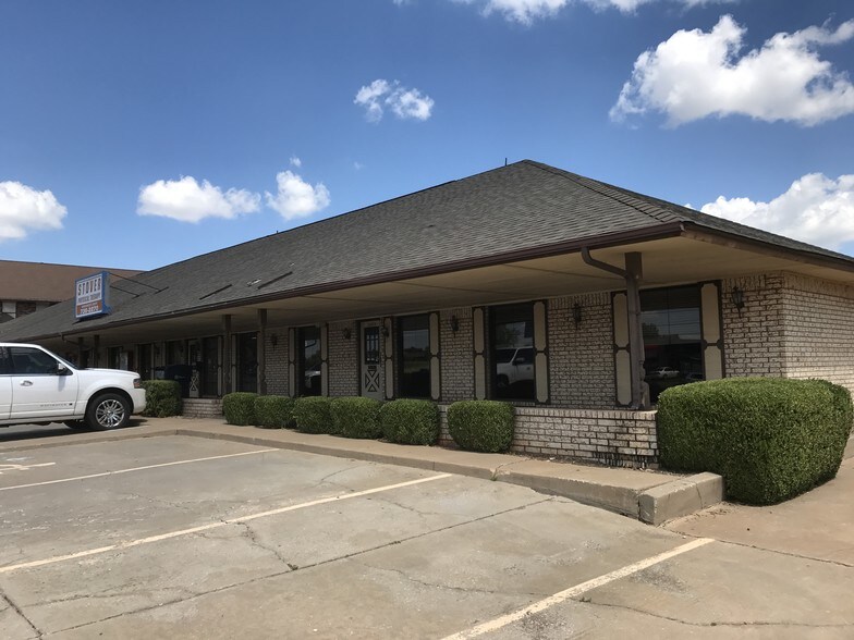 More Photos Of 10400 S Pennsylvania Ave, Oklahoma City Office For Sale