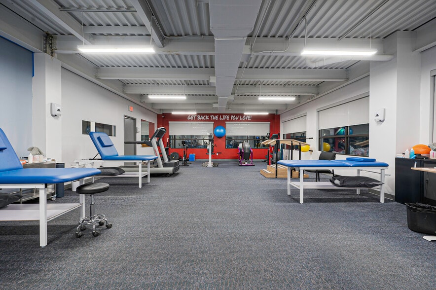 More Photos Of 325 Merrick Ave, East Meadow Medical For Sale