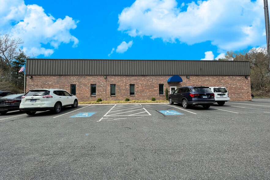 More Photos Of 17 Berkshire Rd, Newtown Medical For Lease
