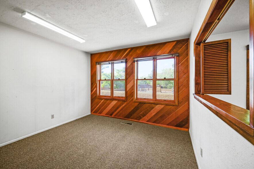 More Photos Of 1464 S Saint Francis Dr, Santa Fe Office For Sale