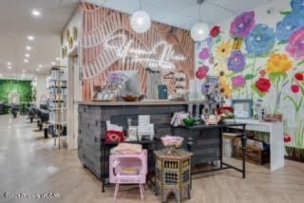 More Photos Of 447 Market St, Kingston Freestanding For Sale