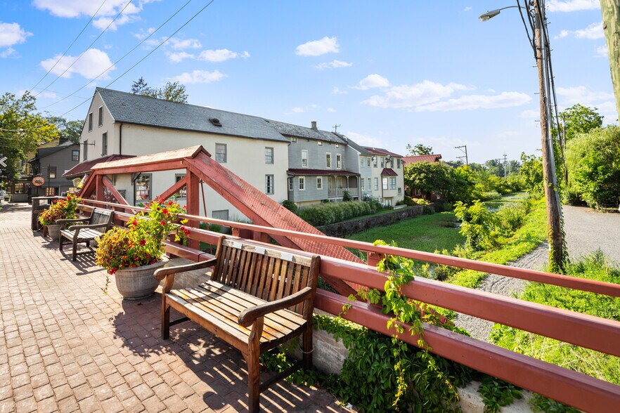 More Photos Of 28 W Bridge St, New Hope Hospitality For Sale