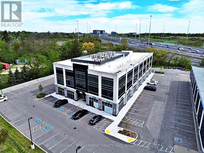 More Photos Of 1670 N Service Rd E, Oakville Office For Lease