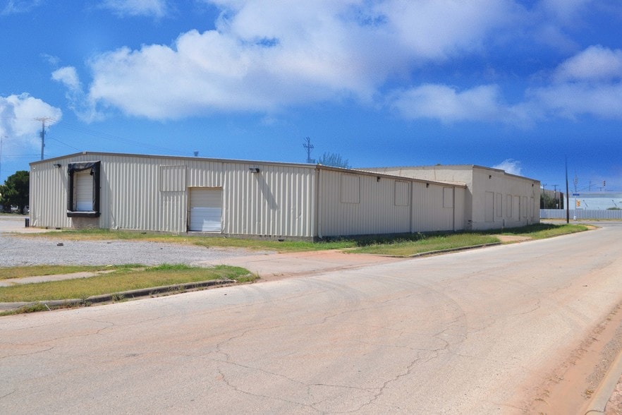 More Photos Of 301 E Scott Ave, Wichita Falls Warehouse For Sale