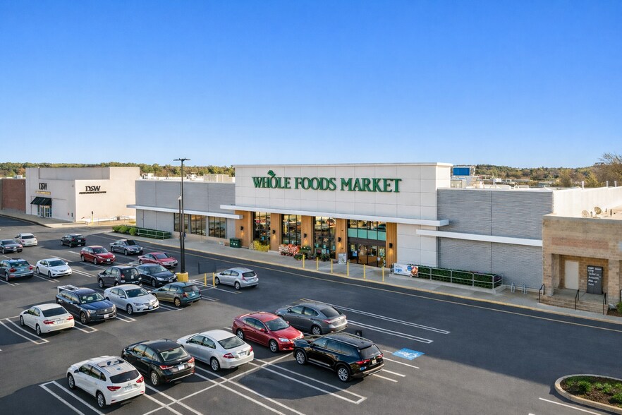 Primary Photo Of 272 Daniel Webster Hwy, Nashua Storefront For Sale