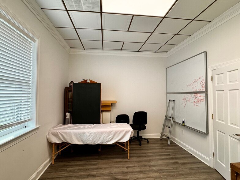 More Photos Of 490 Westfield Rd, Charlottesville Storefront Retail Office For Sale