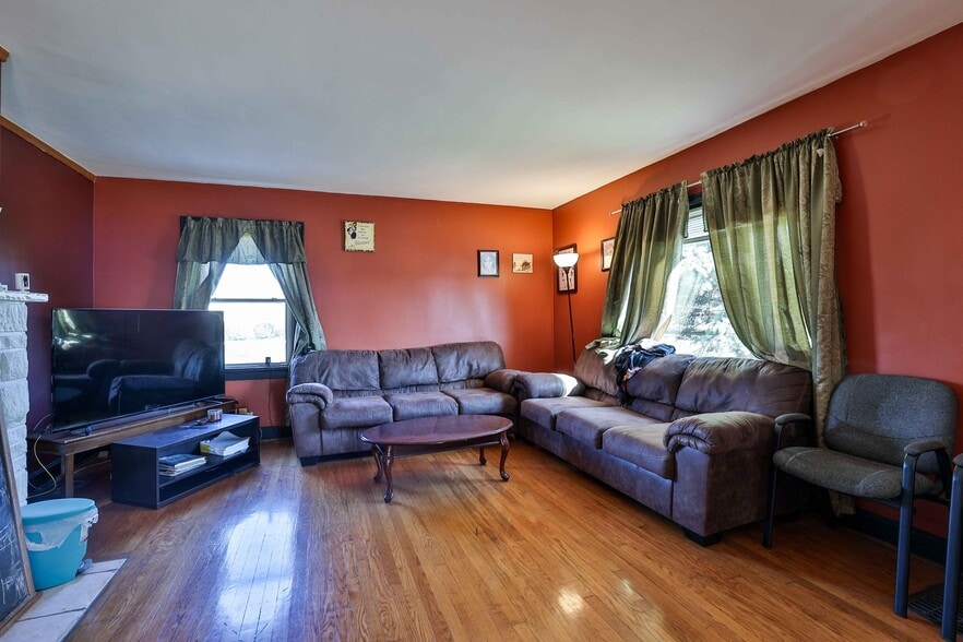 More Photos Of 8523 Cincinnati-Columbus Rd, West Chester Office For Sale