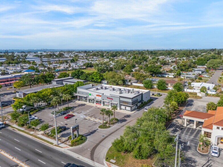 More Photos Of 6228 14th St W, Bradenton Storefront For Lease