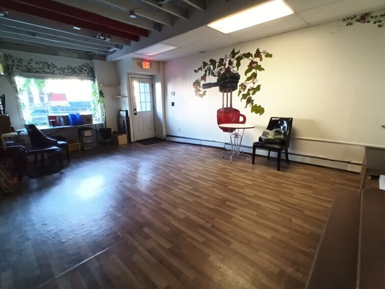 More Photos Of 2051-2055 Springfield Ave, Vauxhall General Retail For Lease