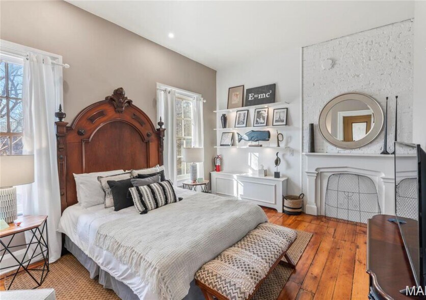 More Photos Of 876 W State St, Jacksonville Hospitality For Sale