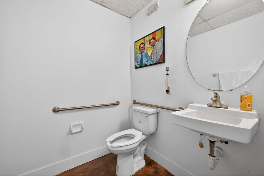 More Photos Of 12220 Towne Lake Dr, Fort Myers Unknown For Lease