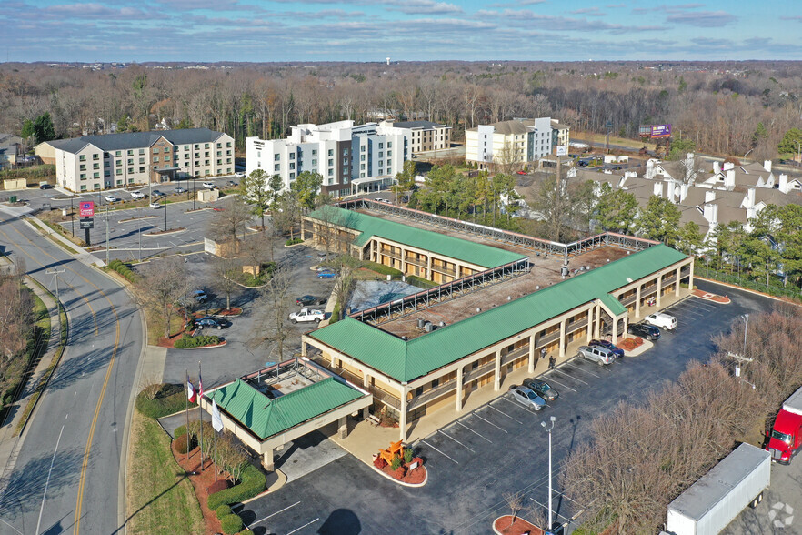 More Photos Of 2004 Veasley St, Greensboro Hotel For Sale