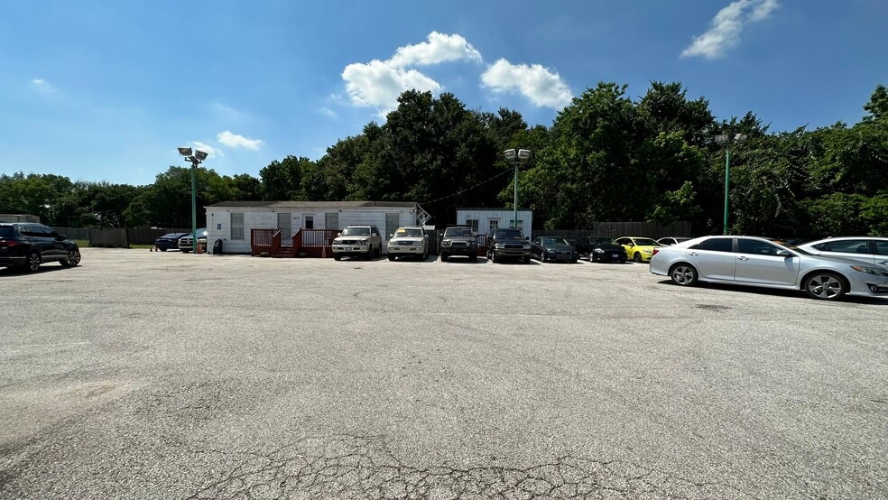 More Photos Of 8802 FM 1960 Rd, Houston Auto Dealership For Lease
